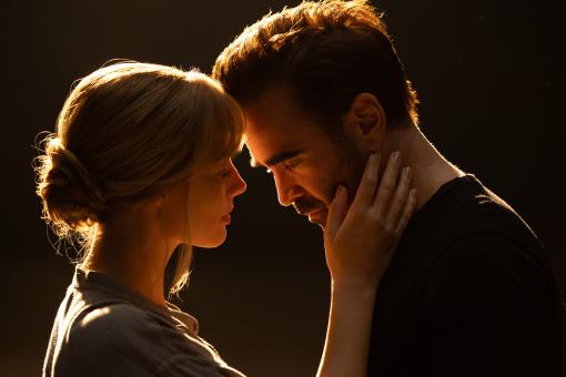 Margot Robbie und Colin Farrell in A BIG BOLD BEAUTIFUL JOURNEY. © 2025 CTMG, Inc. All Rights Reserved.