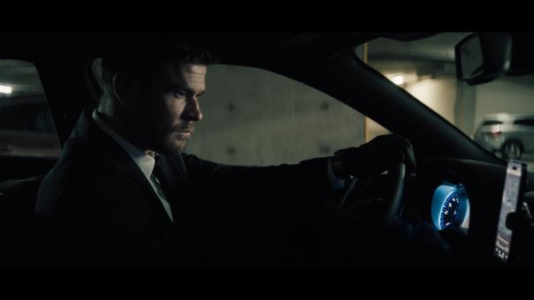 Chris Hemsworth spielt ‘Davis’ in CRIME 101. Bildnachweis: COURTESY OF AMAZON MGM STUDIOS © 2025 Amazon MGM Studios Content Services LLC