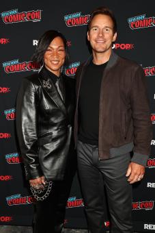 New York, New York – 9.10.2025 Offizielles Panel auf der New York Comic-Con für Amazon MGM Studios „Mercy“ mit Chris Pratt und Kali Reis unter der Regie von Timur Bekmambetov. – ABGEBILDET: Kali Reis und Chris Pratt – FOTO von: Dave Allocca / Starpix – Ort: Javitz Center