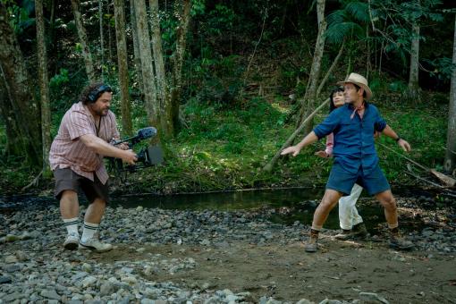 Doug (Jack Black), Claire (Thandiwe Newton) und Griff (Paul Rudd) in Sony Pictures' ANACONDA. © 2025 CTMG, Inc. All Rights Reserved.
