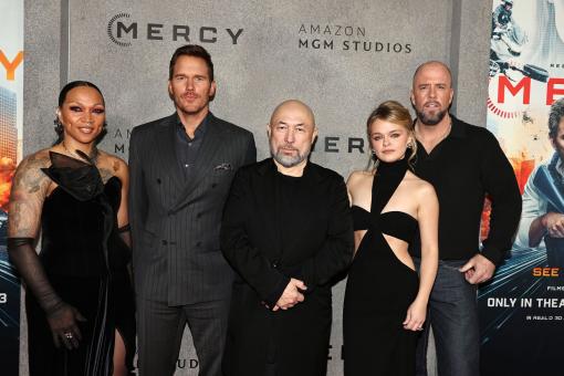 NEW YORK, NEW YORK – 20 JANVIER : Kali Reis, Chris Pratt, Timur Bekmambetov, Kylie Rogers et Chris Sullivan lors de la première mondiale du film MERCY de Sony Pictures à l'AMC Lincoln Theatre, le 20 janvier 2026, à New York, New York (Photo : Dave Allocca / Starpix)  StarPix©2026