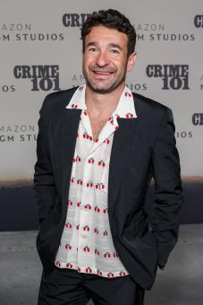 Bart Layton lors de la première mondiale de CRIME 101 à Los Angeles.  Todd Williamson/JanuaryImages