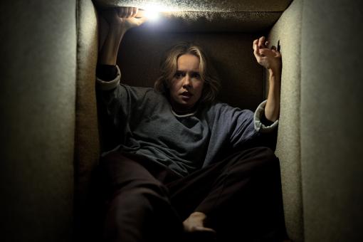 Gemma (Amelia Eve) in ScreenGems' INSIDIOUS: OUT OF THE FURTHER. © 2026 Sony Pictures Releasing Switzerland GmbH