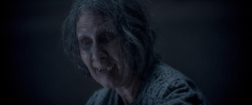 MAUDE DAVEY dans le rôle de Polly dans EVIL DEAD BURN, un film de Warner Bros. Pictures et Sony Pictures.   © Sony Pictures Releasing Switzerland GmbH